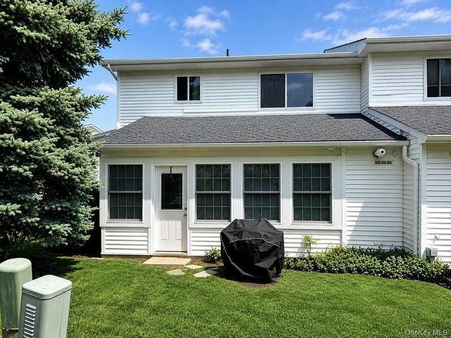 263 Tamerisk Lane, New Windsor, NY 12553