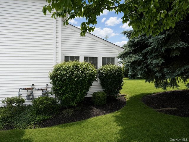 263 Tamerisk Lane, New Windsor, NY 12553