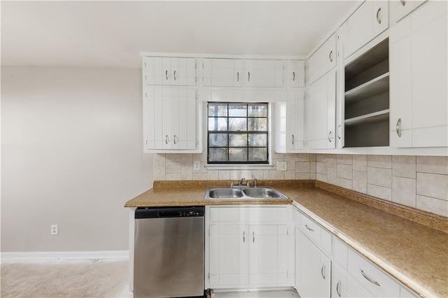 1038 River Bend Court, Riverdale, GA 30296