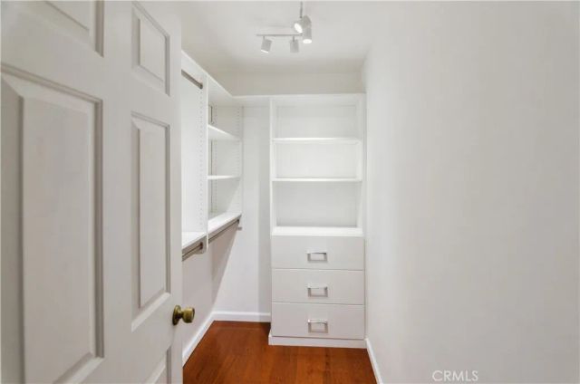 8710 Independence Avenue 301, Canoga Park, CA 91304