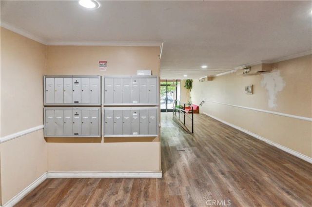 8710 Independence Avenue 301, Canoga Park, CA 91304