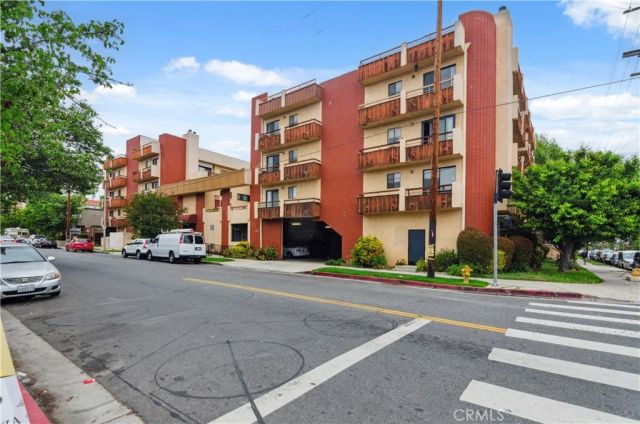 8710 Independence Avenue 301, Canoga Park, CA 91304
