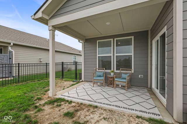 5424 Oak Knoll Drive, Whitestown, IN 46075