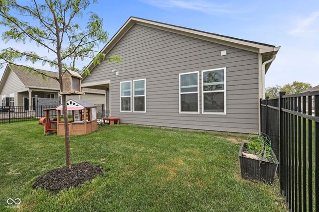 5424 Oak Knoll Drive, Whitestown, IN 46075