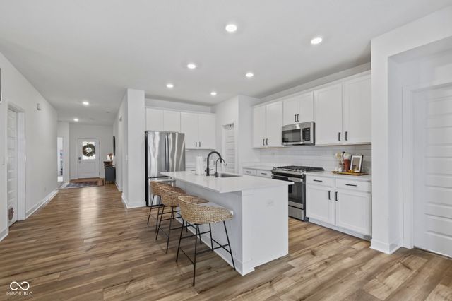 5424 Oak Knoll Drive, Whitestown, IN 46075