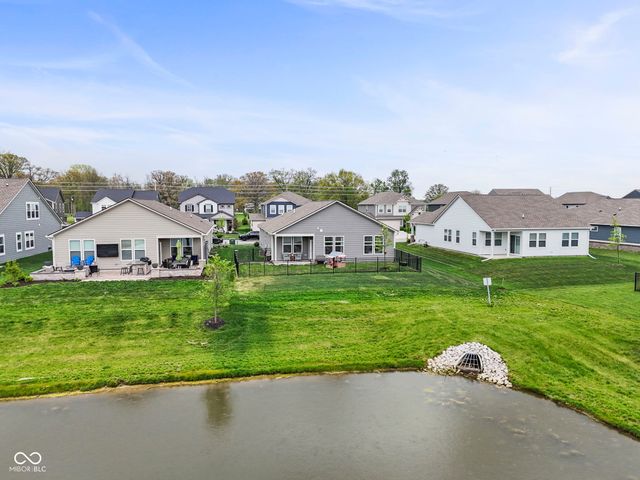 5424 Oak Knoll Drive, Whitestown, IN 46075