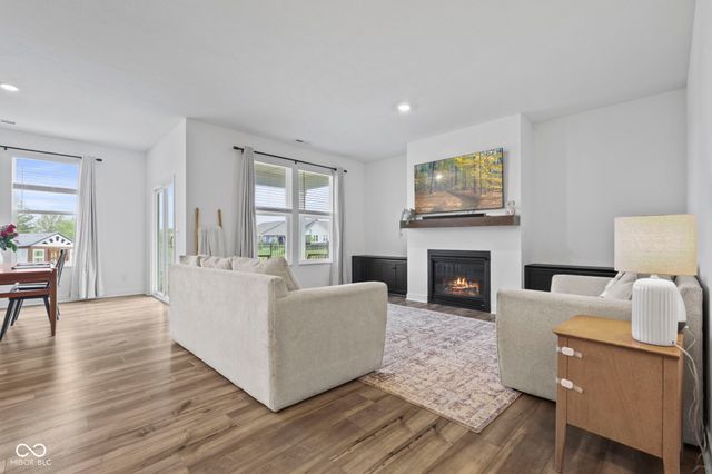 5424 Oak Knoll Drive, Whitestown, IN 46075