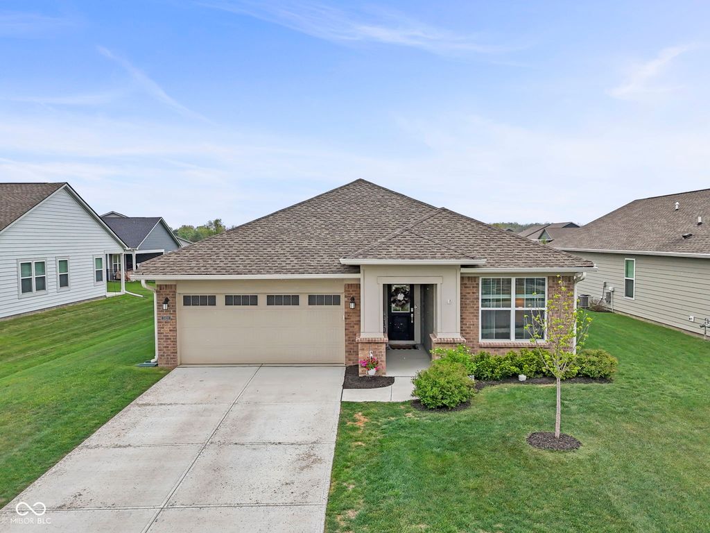 5424 Oak Knoll Drive, Whitestown, IN 46075