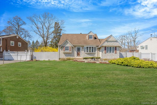 842 Greenlawn Avenue, Islip Terrace, NY 11752