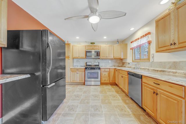 842 Greenlawn Avenue, Islip Terrace, NY 11752