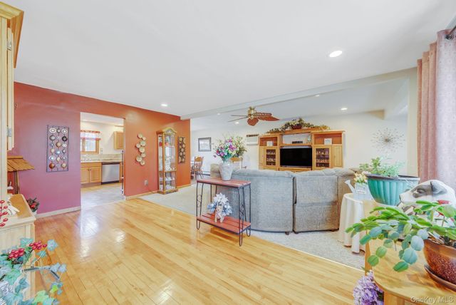 842 Greenlawn Avenue, Islip Terrace, NY 11752