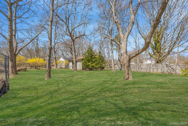 842 Greenlawn Avenue, Islip Terrace, NY 11752