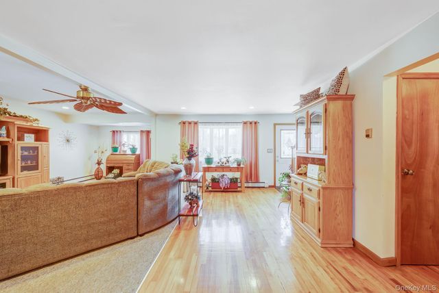 842 Greenlawn Avenue, Islip Terrace, NY 11752