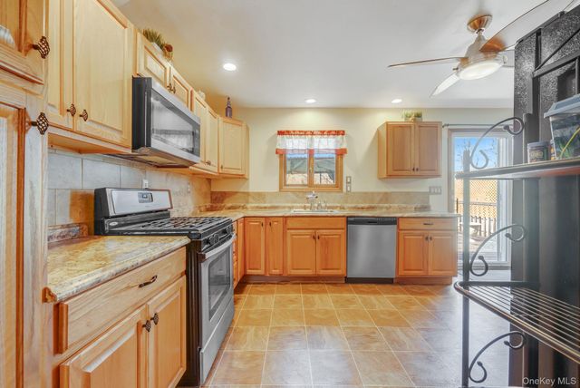 842 Greenlawn Avenue, Islip Terrace, NY 11752