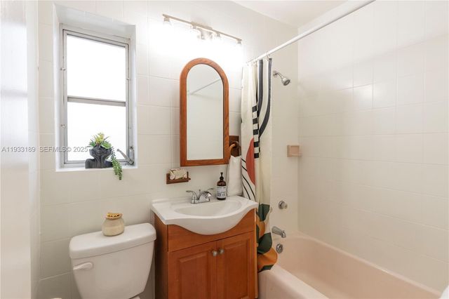 339 Falcon Ave, Miami Springs, FL 33166