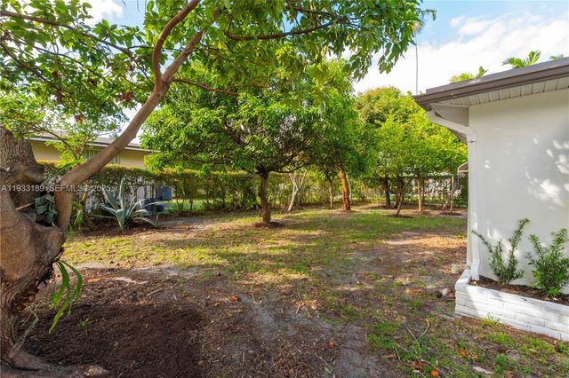 339 Falcon Ave, Miami Springs, FL 33166