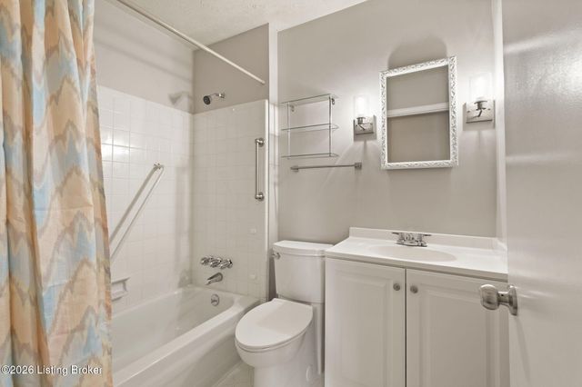 4524 Borney Cir, Jeffersontown, KY 40299