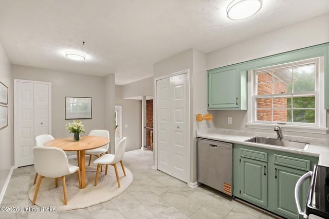 4524 Borney Cir, Jeffersontown, KY 40299
