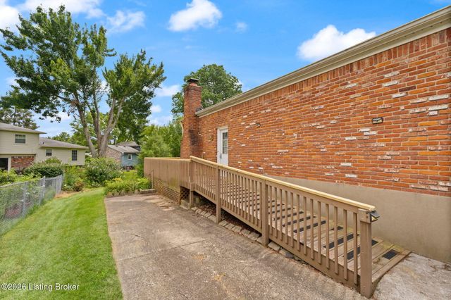 4524 Borney Cir, Jeffersontown, KY 40299