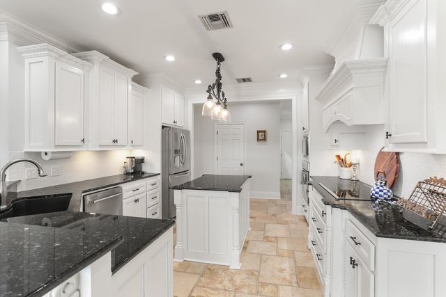 266 La Tour Boulevard, Mathews, LA 70375