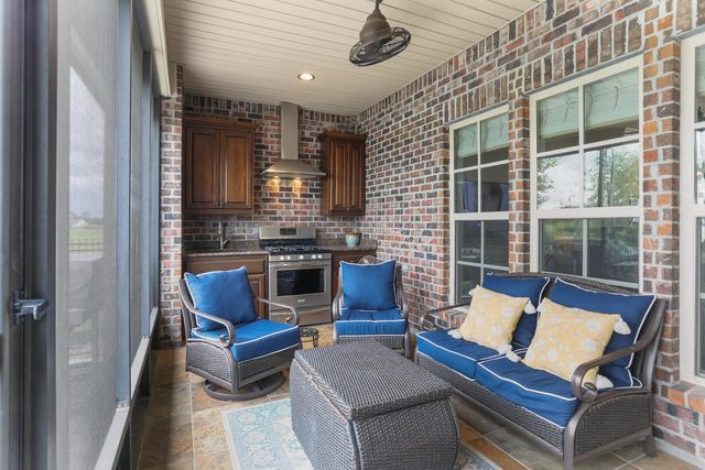 266 La Tour Boulevard, Mathews, LA 70375