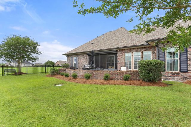 266 La Tour Boulevard, Mathews, LA 70375