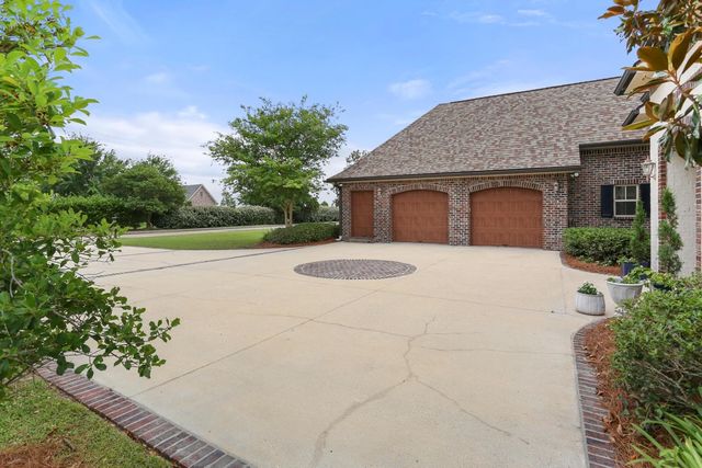 266 La Tour Boulevard, Mathews, LA 70375