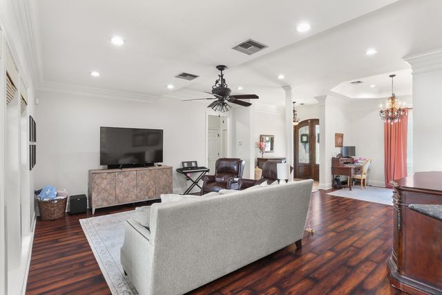 266 La Tour Boulevard, Mathews, LA 70375