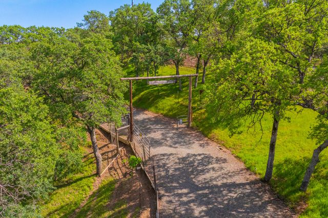 16240 Old Mission Drive, Red Bluff, CA 96080