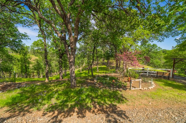 16240 Old Mission Drive, Red Bluff, CA 96080