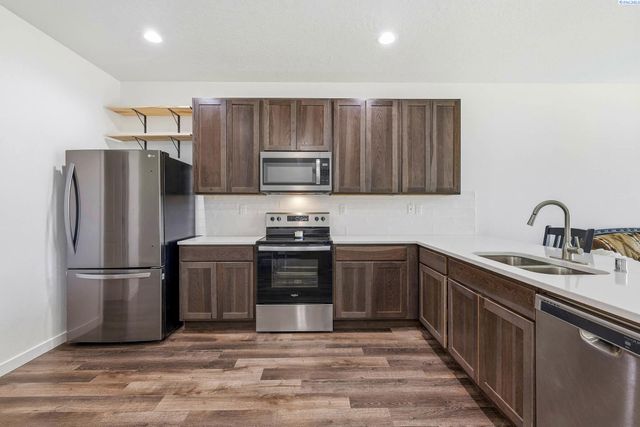 1324 14th St, Benton City, WA 99320