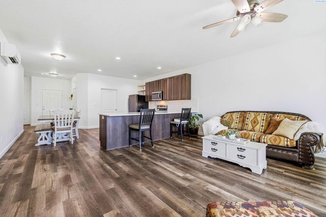 1324 14th St, Benton City, WA 99320