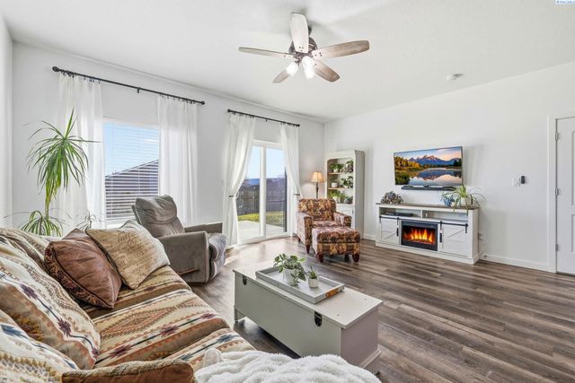 1324 14th St, Benton City, WA 99320