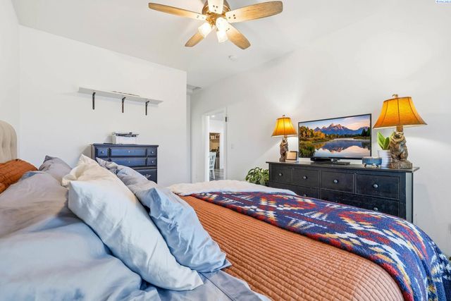 1324 14th St, Benton City, WA 99320