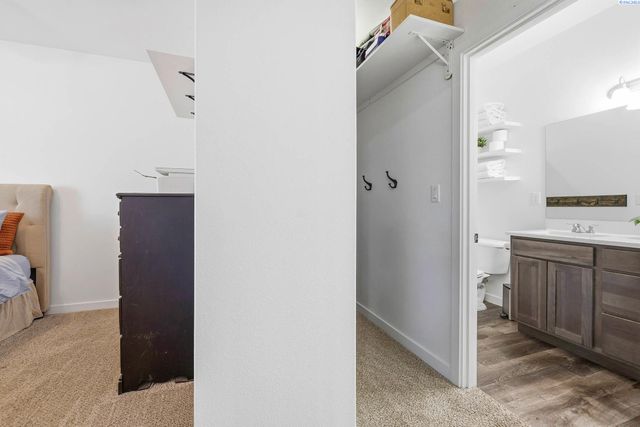 1324 14th St, Benton City, WA 99320