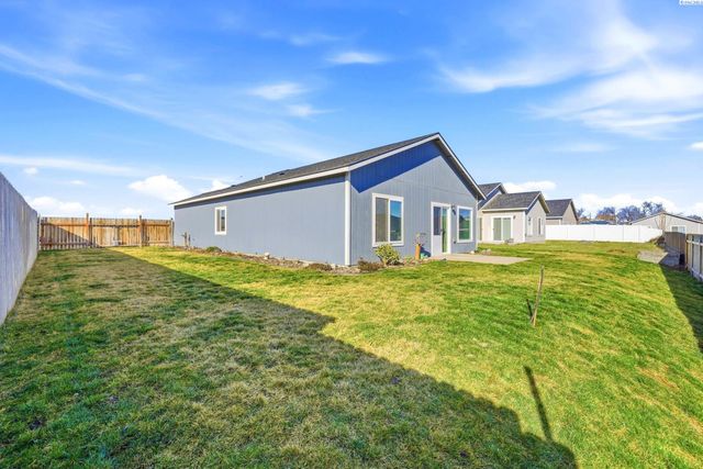 1324 14th St, Benton City, WA 99320