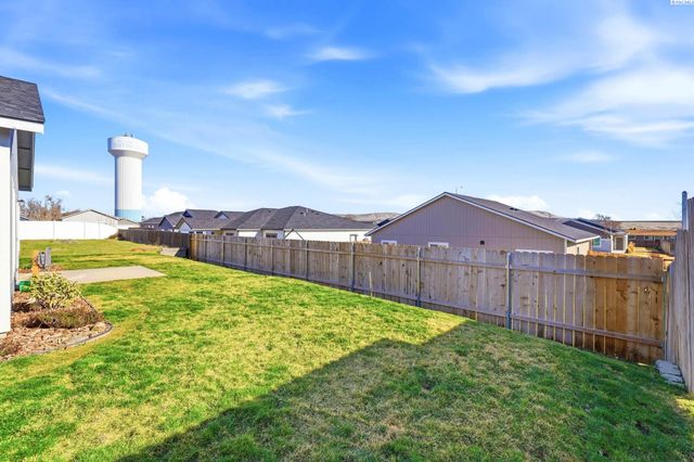 1324 14th St, Benton City, WA 99320