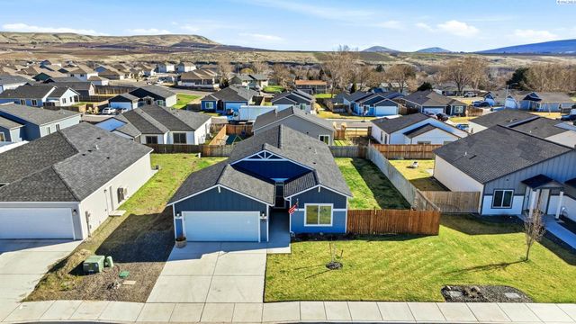 1324 14th St, Benton City, WA 99320