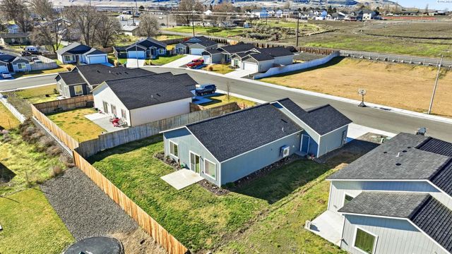 1324 14th St, Benton City, WA 99320