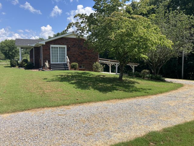 5279 Oak Grove Rd, Red Boiling Springs, TN 37150
