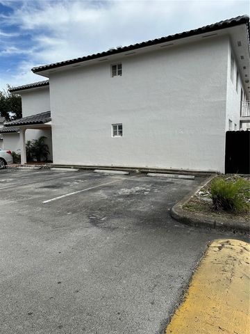 7549 NW 175th St 7549, Hialeah, FL 33015