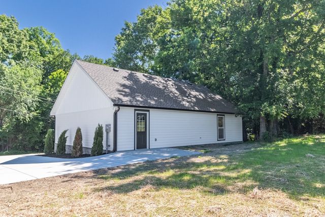 1181 Hilltop Drive, Pulaski, TN 38478