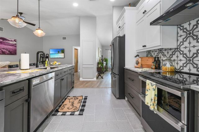 851 3RD AVENUE S, Tierra Verde, FL 33715