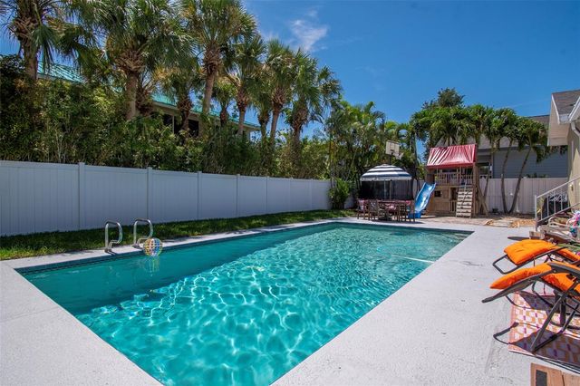 851 3RD AVENUE S, Tierra Verde, FL 33715