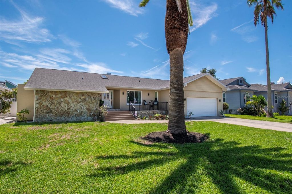 851 3RD AVENUE S, Tierra Verde, FL 33715