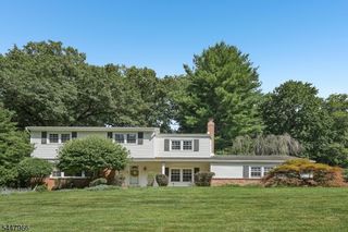 36 Stonefence Rd, Oakland Boro, NJ 07436