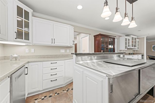 22151 Vinewood Boulevard, Taylor, MI 48180