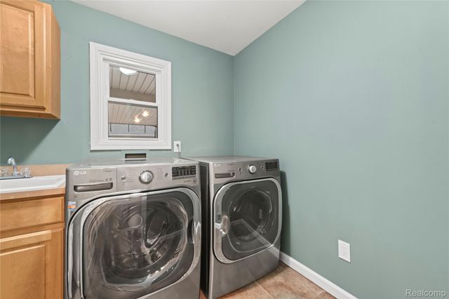 22151 Vinewood Boulevard, Taylor, MI 48180