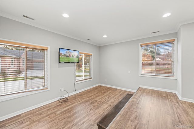 22151 Vinewood Boulevard, Taylor, MI 48180