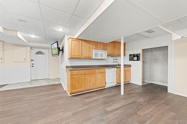 22151 Vinewood Boulevard, Taylor, MI 48180